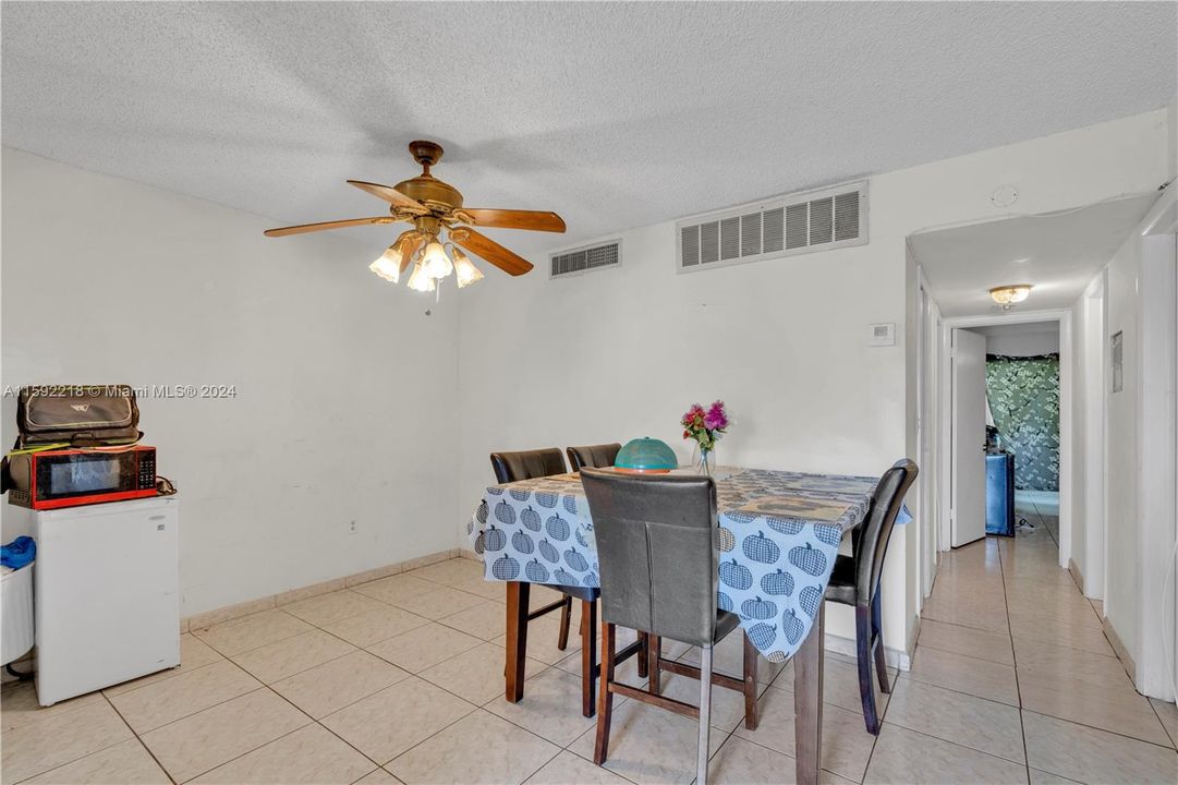 For Sale: $190,000 (2 beds, 2 baths, 1012 Square Feet)