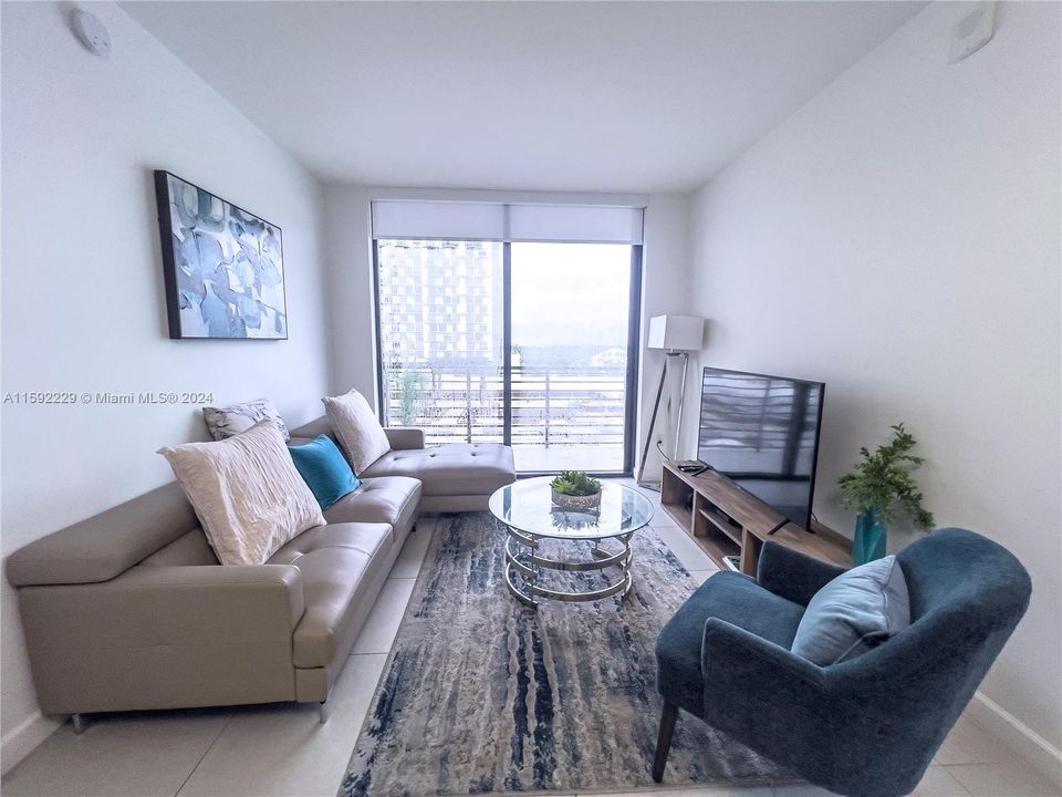 Active With Contract: $610,000 (2 beds, 2 baths, 1020 Square Feet)