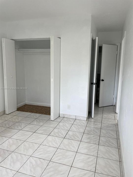 Recently Rented: $1,575 (1 beds, 1 baths, 700 Square Feet)