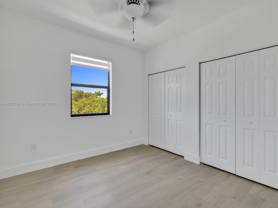 Active With Contract: $4,000 (4 beds, 2 baths, 1793 Square Feet)