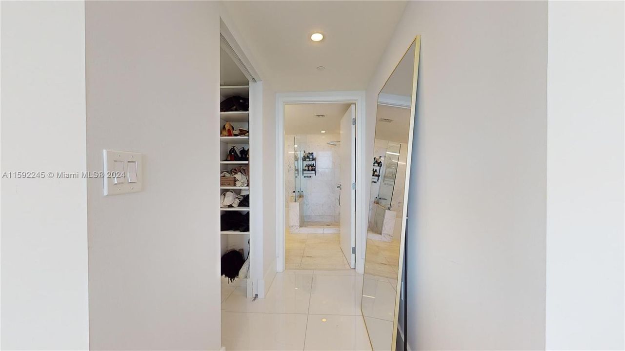 For Sale: $1,180,000 (2 beds, 2 baths, 1106 Square Feet)