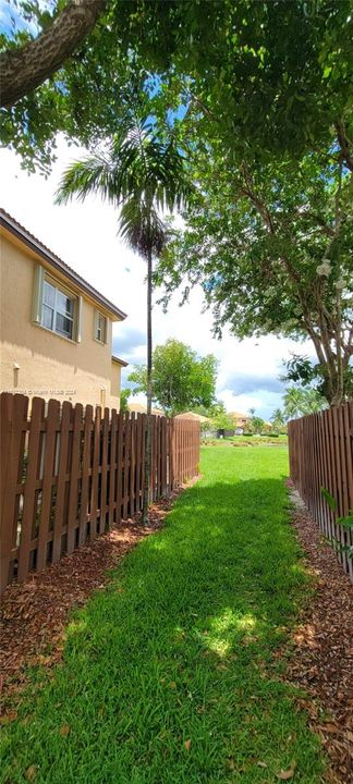 Active With Contract: $310,000 (3 beds, 3 baths, 1234 Square Feet)