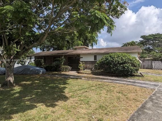 For Sale: $620,000 (3 beds, 2 baths, 1704 Square Feet)