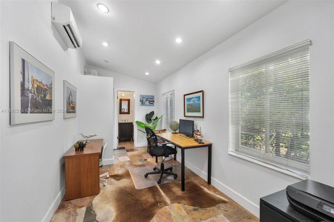 Active With Contract: $2,350,000 (4 beds, 4 baths, 2362 Square Feet)