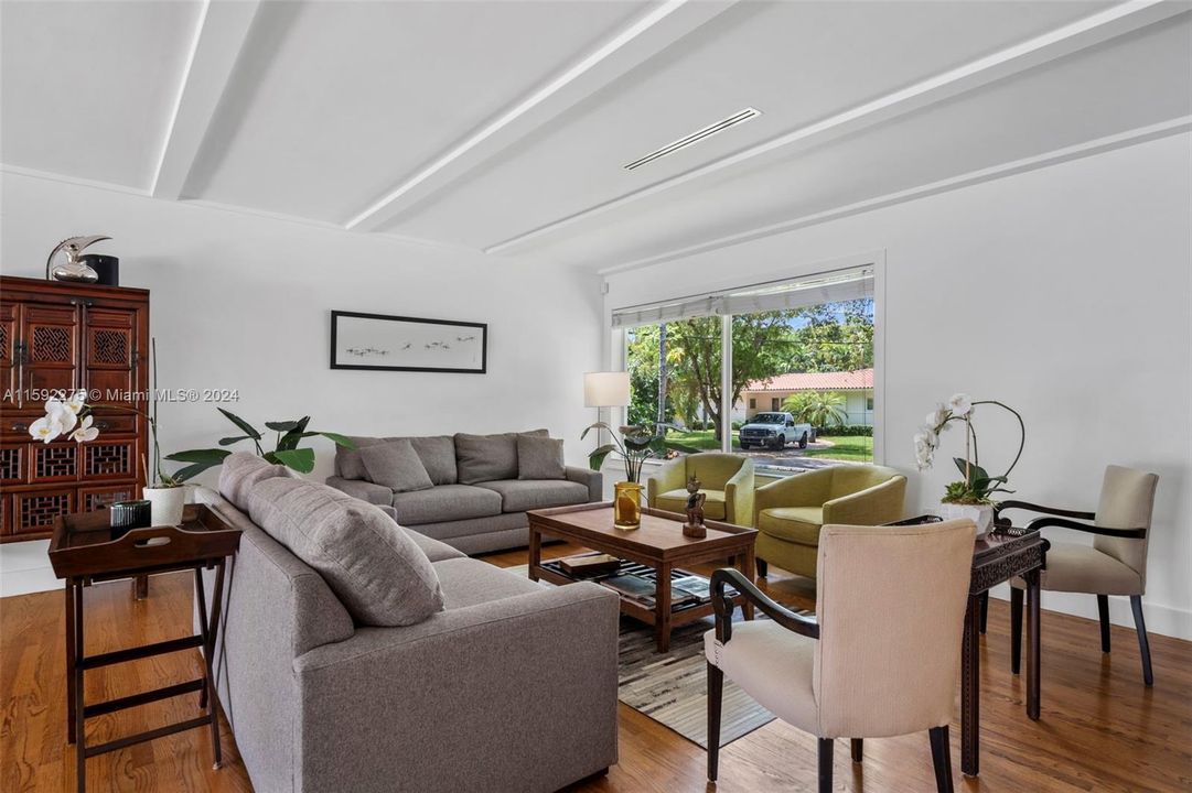Active With Contract: $2,350,000 (4 beds, 4 baths, 2362 Square Feet)