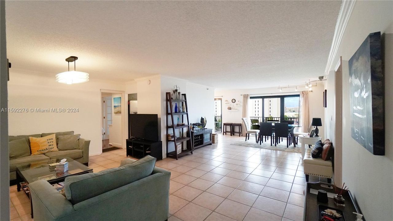 For Sale: $667,900 (2 beds, 2 baths, 1570 Square Feet)