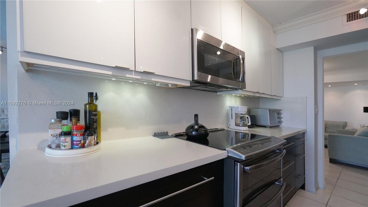 For Sale: $667,900 (2 beds, 2 baths, 1570 Square Feet)