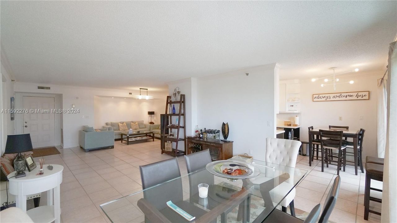 For Sale: $667,900 (2 beds, 2 baths, 1570 Square Feet)