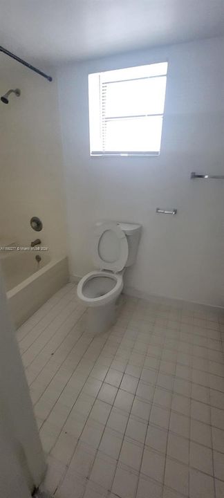 最近租的: $1,550 (1 贝兹, 1 浴室, 775 平方英尺)