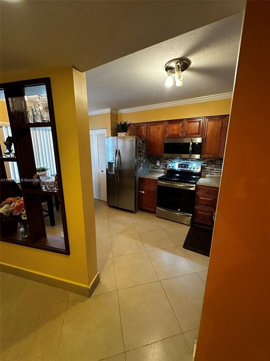 For Sale: $220,000 (1 beds, 2 baths, 1308 Square Feet)