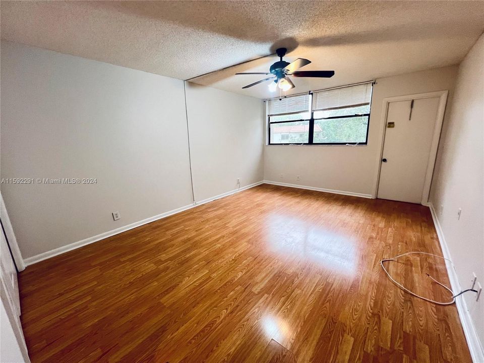 Recently Rented: $2,500 (2 beds, 2 baths, 1260 Square Feet)