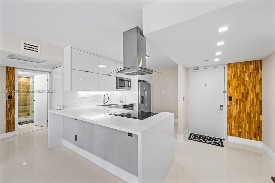 For Sale: $475,000 (2 beds, 2 baths, 1313 Square Feet)