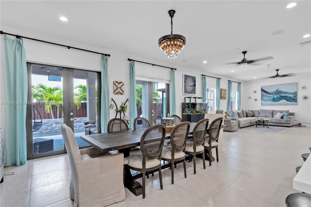 Active With Contract: $1,065,000 (4 beds, 5 baths, 3459 Square Feet)