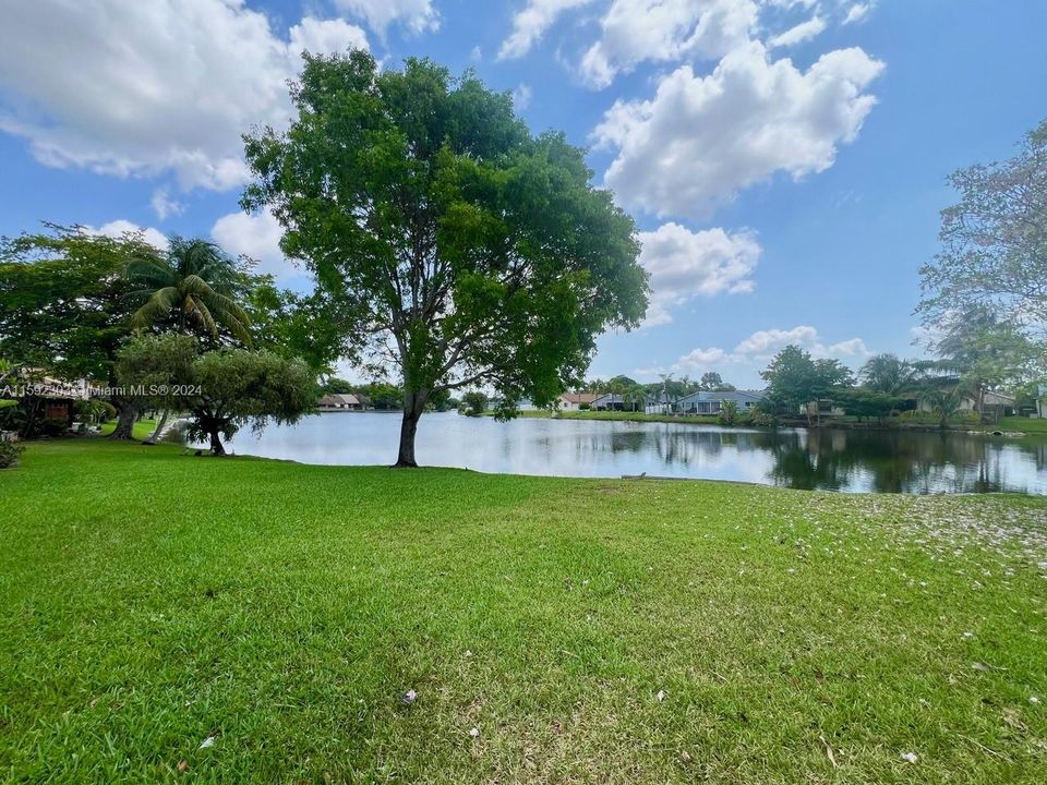 For Sale: $485,000 (3 beds, 2 baths, 1912 Square Feet)