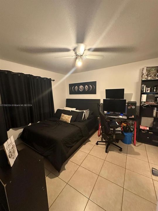 For Sale: $201,000 (1 beds, 1 baths, 595 Square Feet)
