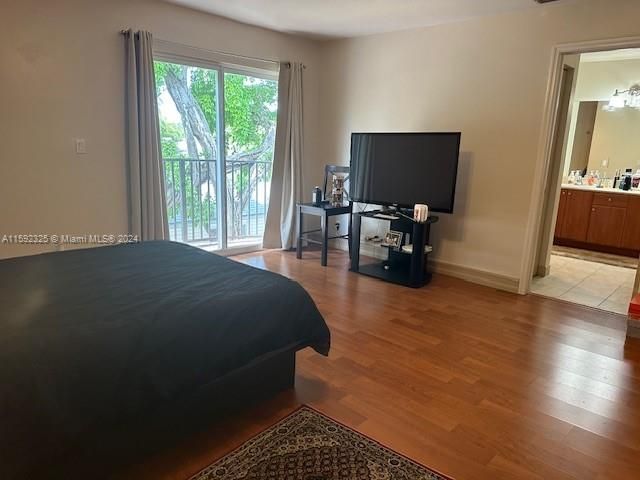 Active With Contract: $3,100 (3 beds, 2 baths, 1907 Square Feet)