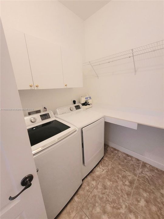 Recently Rented: $3,350 (3 beds, 2 baths, 1912 Square Feet)