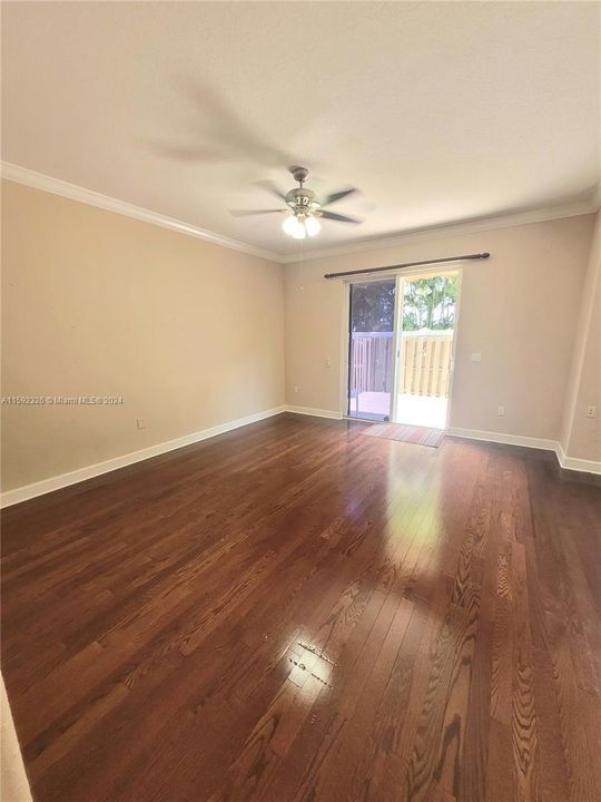 Recently Rented: $3,350 (3 beds, 2 baths, 1912 Square Feet)