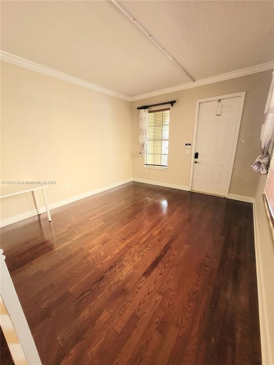 Recently Rented: $3,350 (3 beds, 2 baths, 1912 Square Feet)