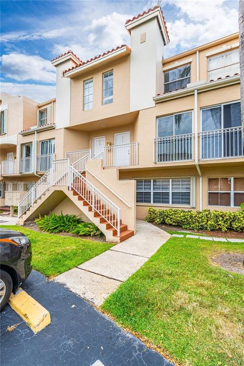 Active With Contract: $2,500 (2 beds, 2 baths, 859 Square Feet)