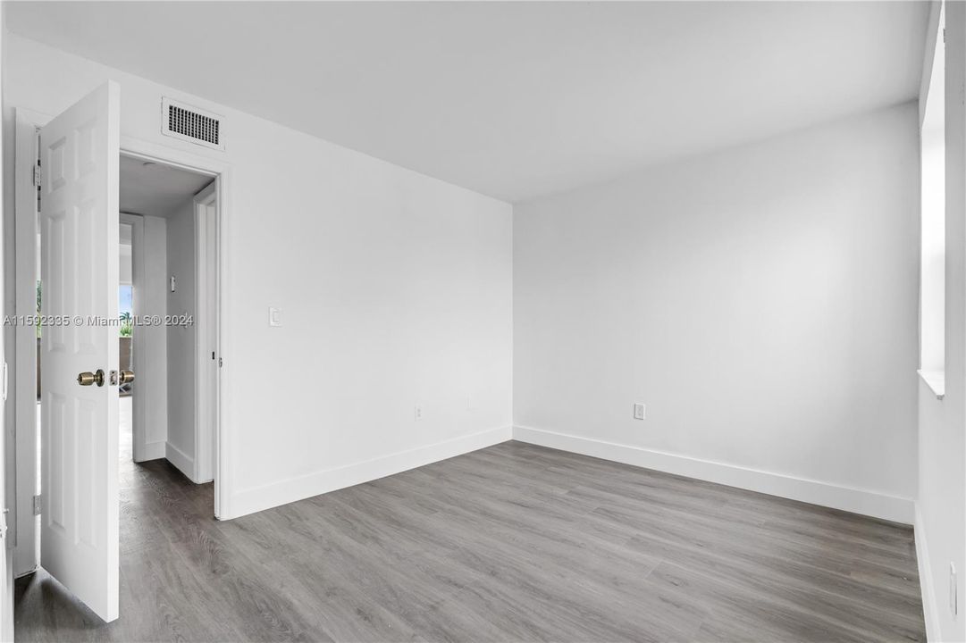 Active With Contract: $2,500 (2 beds, 2 baths, 859 Square Feet)