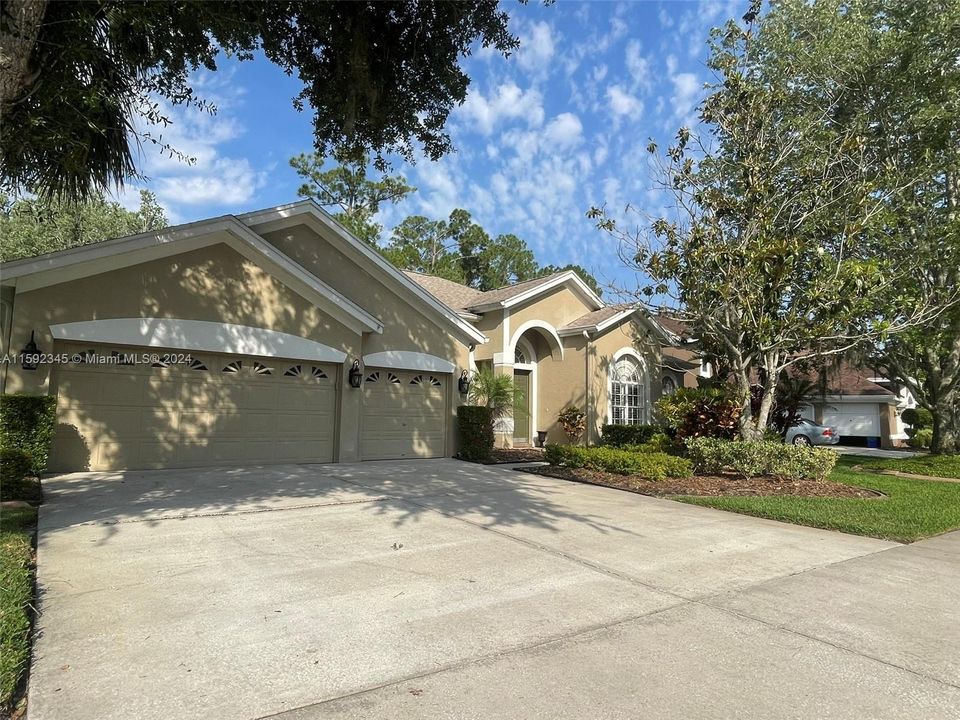 Active With Contract: $950,000 (4 beds, 3 baths, 2779 Square Feet)