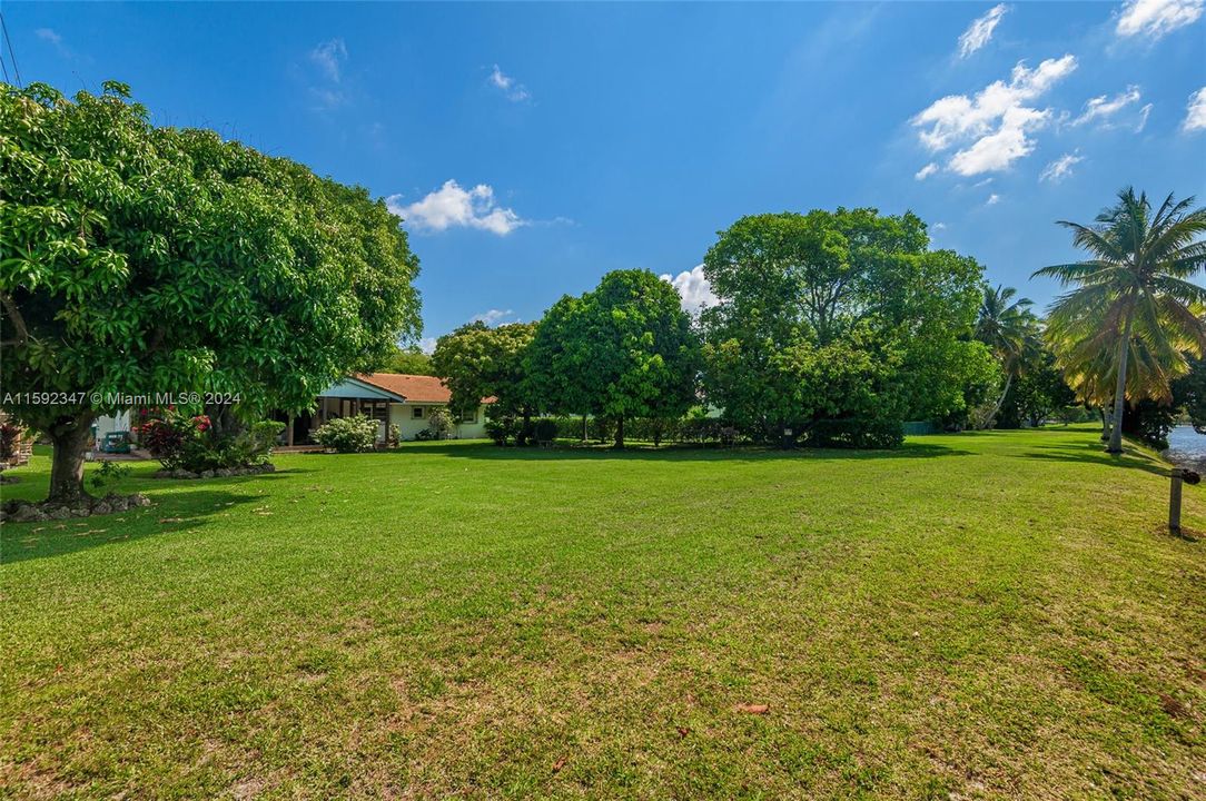 Active With Contract: $1,040,000 (3 beds, 2 baths, 1733 Square Feet)