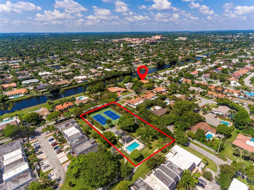 Pool and tennis courts in close proximity to the home