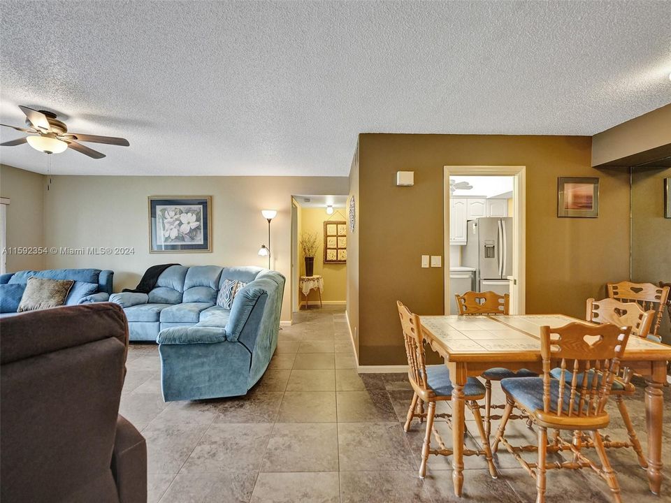 For Sale: $419,900 (2 beds, 2 baths, 1240 Square Feet)