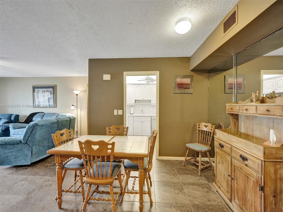 For Sale: $419,900 (2 beds, 2 baths, 1240 Square Feet)