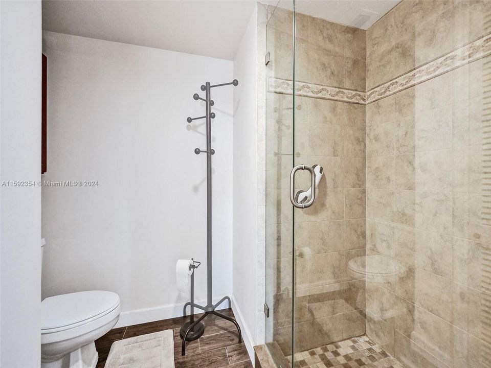 For Sale: $419,900 (2 beds, 2 baths, 1240 Square Feet)