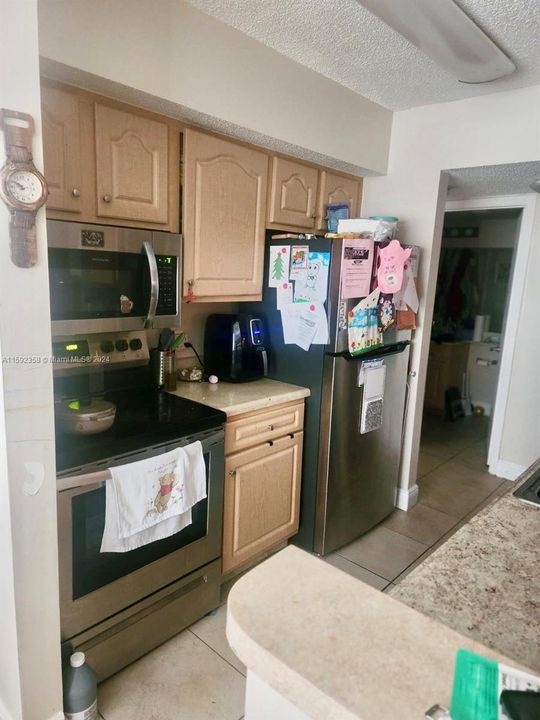 For Rent: $1,650 (1 beds, 1 baths, 695 Square Feet)