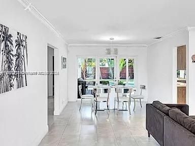 For Sale: $980,000 (3 beds, 2 baths, 1662 Square Feet)