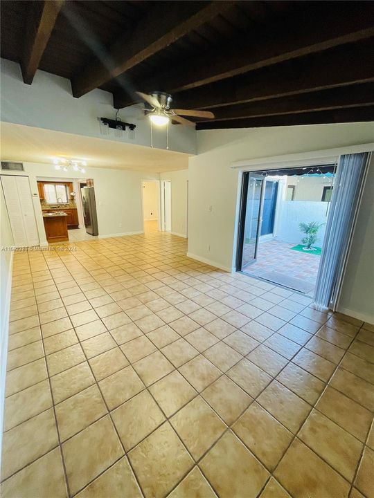 Active With Contract: $3,100 (3 beds, 2 baths, 1378 Square Feet)