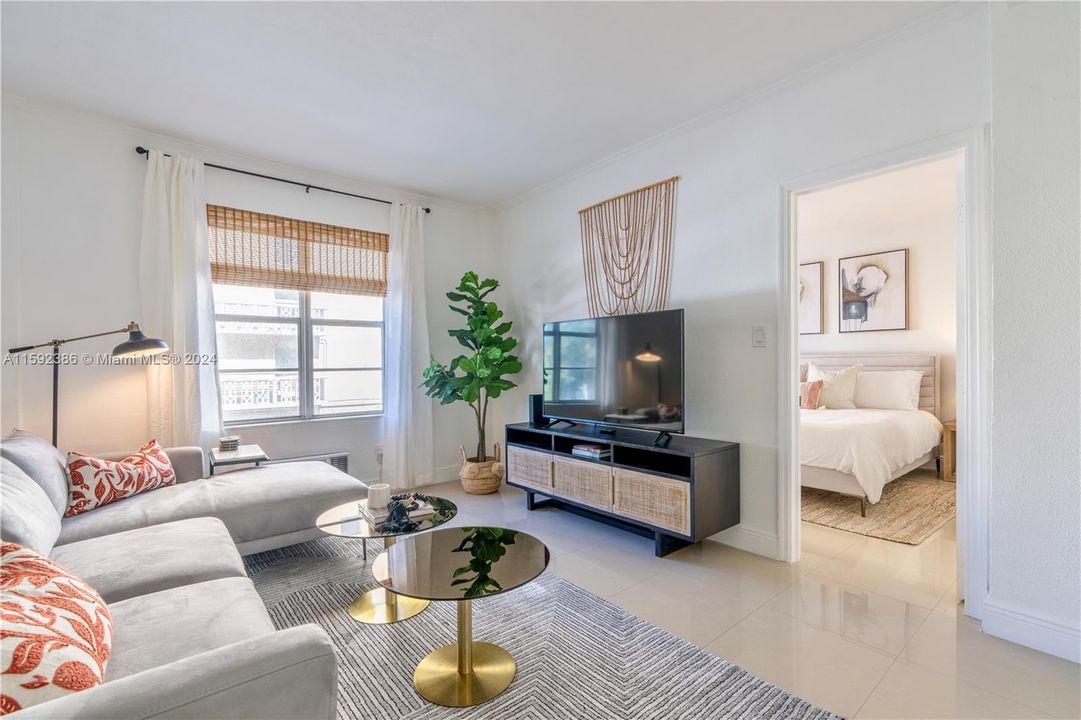 Active With Contract: $345,000 (1 beds, 1 baths, 433 Square Feet)