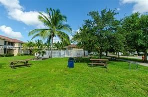 Active With Contract: $210,000 (3 beds, 2 baths, 999 Square Feet)