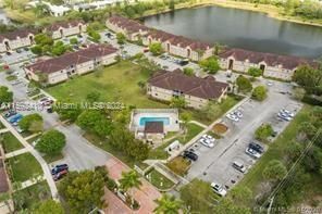 Active With Contract: $210,000 (3 beds, 2 baths, 999 Square Feet)