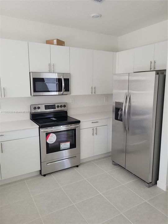 Active With Contract: $3,000 (4 beds, 2 baths, 1762 Square Feet)
