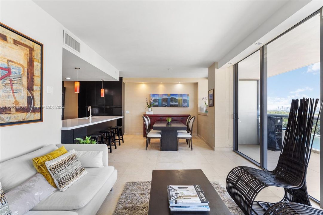 For Sale: $2,198,000 (2 beds, 2 baths, 1323 Square Feet)