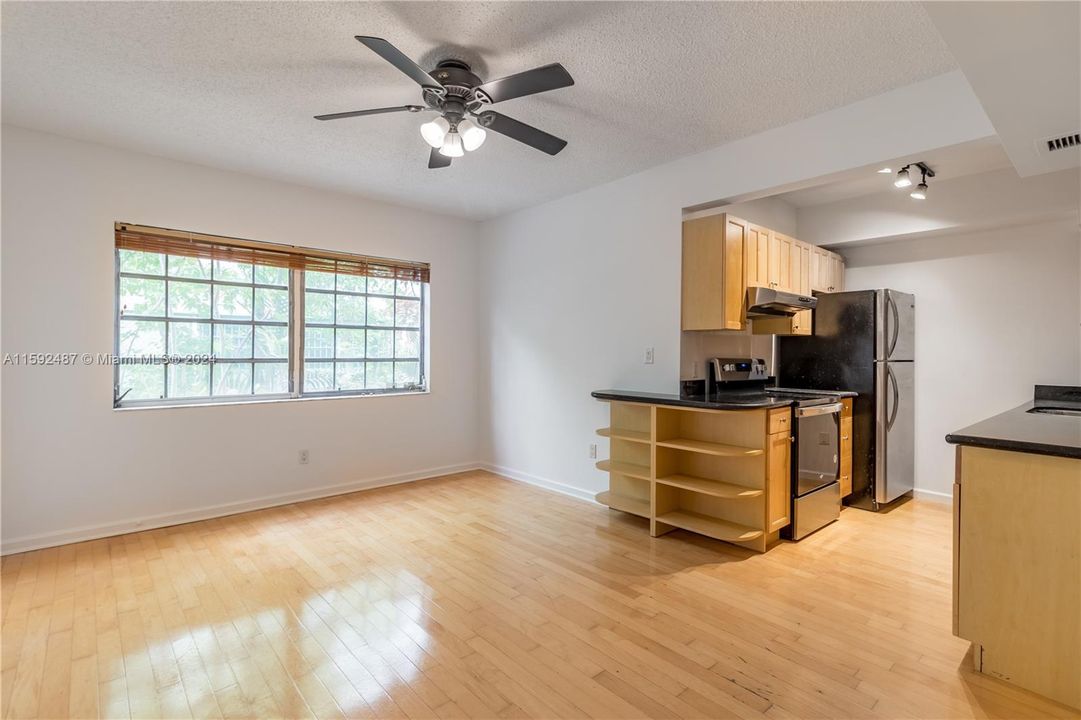 For Rent: $2,000 (1 beds, 1 baths, 507 Square Feet)