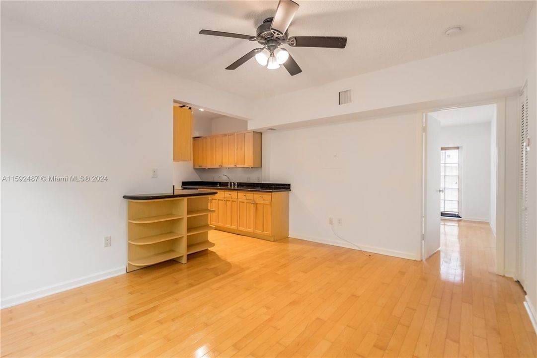 For Rent: $2,000 (1 beds, 1 baths, 507 Square Feet)
