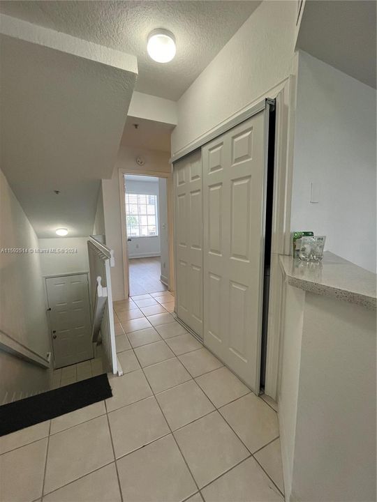 Active With Contract: $2,700 (3 beds, 3 baths, 1285 Square Feet)