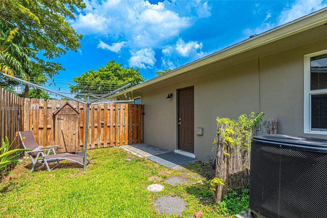 For Sale: $739,800 (3 beds, 2 baths, 2154 Square Feet)