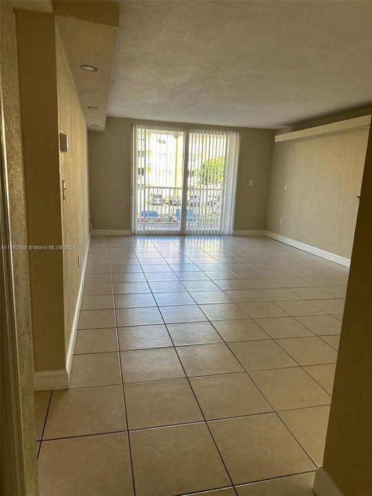 Recently Rented: $1,850 (1 beds, 1 baths, 870 Square Feet)