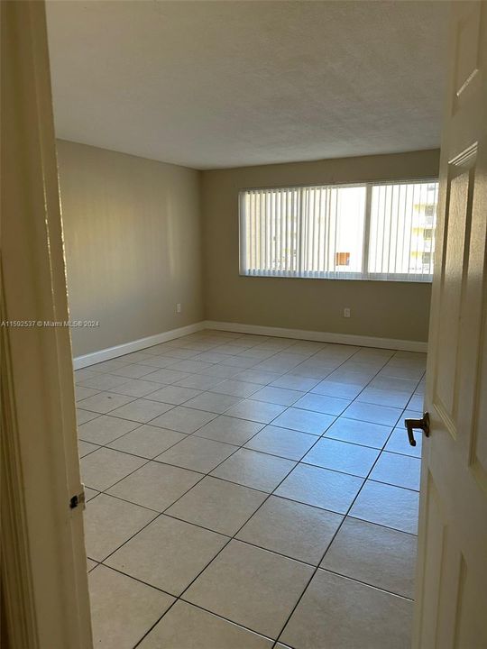 Recently Rented: $1,850 (1 beds, 1 baths, 870 Square Feet)