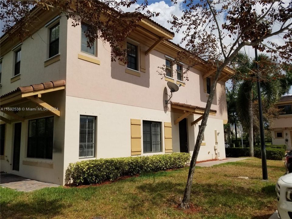 En Venta: $485,000 (3 camas, 2 baños, 1768 Pies cuadrados)