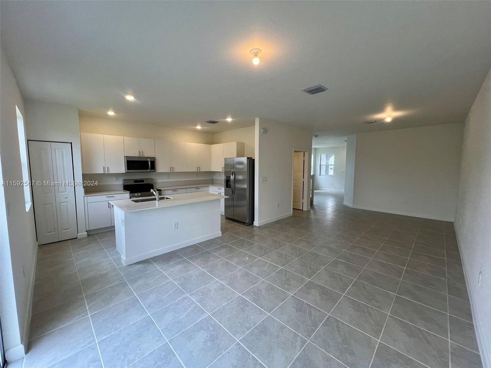 Active With Contract: $2,700 (3 beds, 2 baths, 1827 Square Feet)