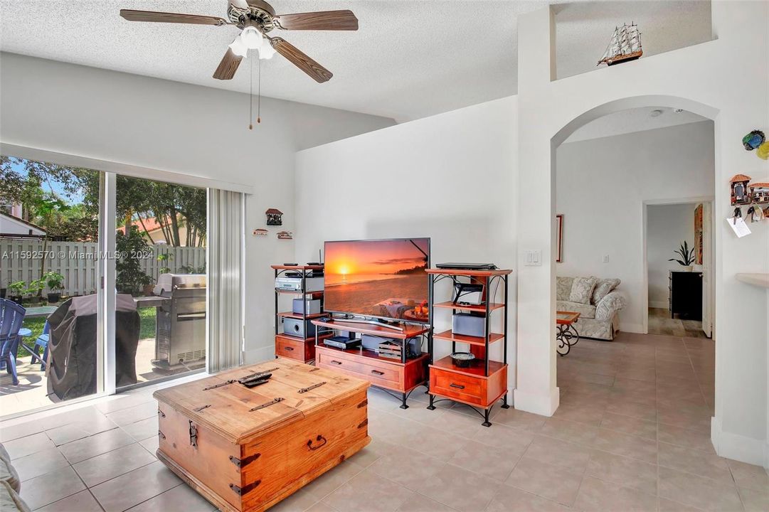 Active With Contract: $620,000 (3 beds, 2 baths, 1616 Square Feet)