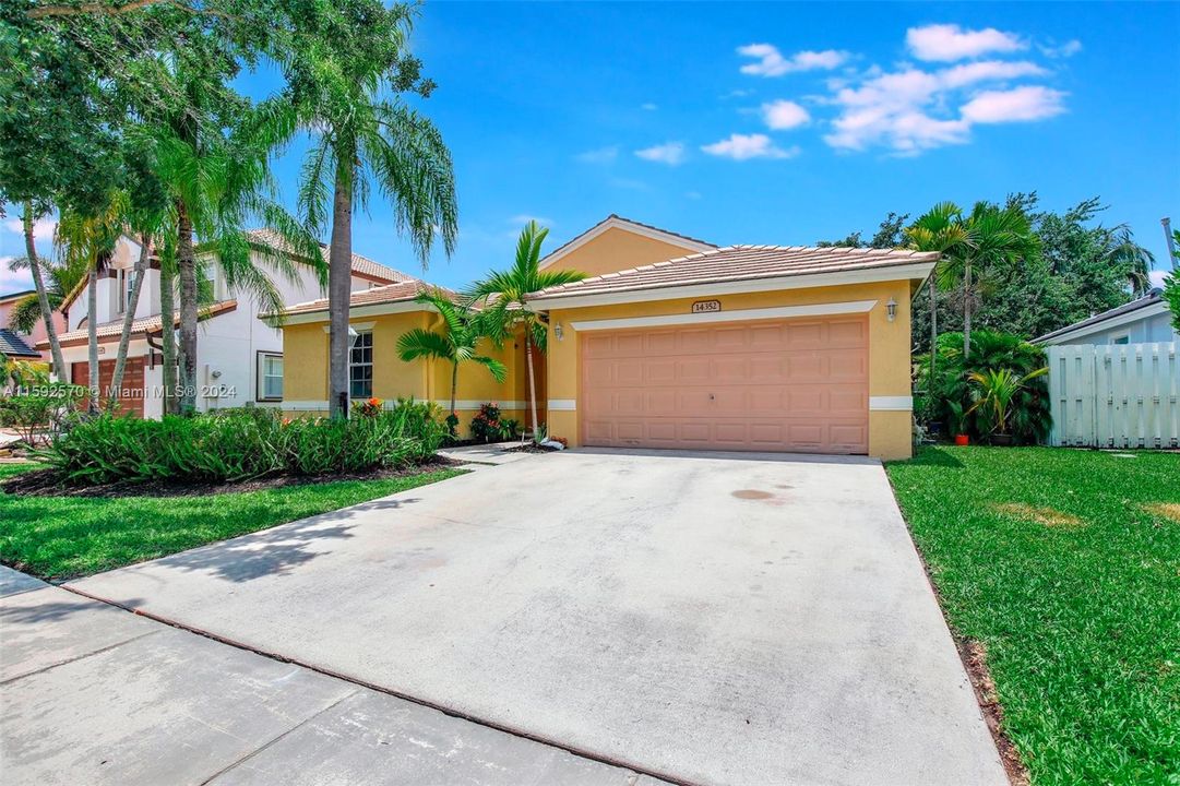 Active With Contract: $620,000 (3 beds, 2 baths, 1616 Square Feet)