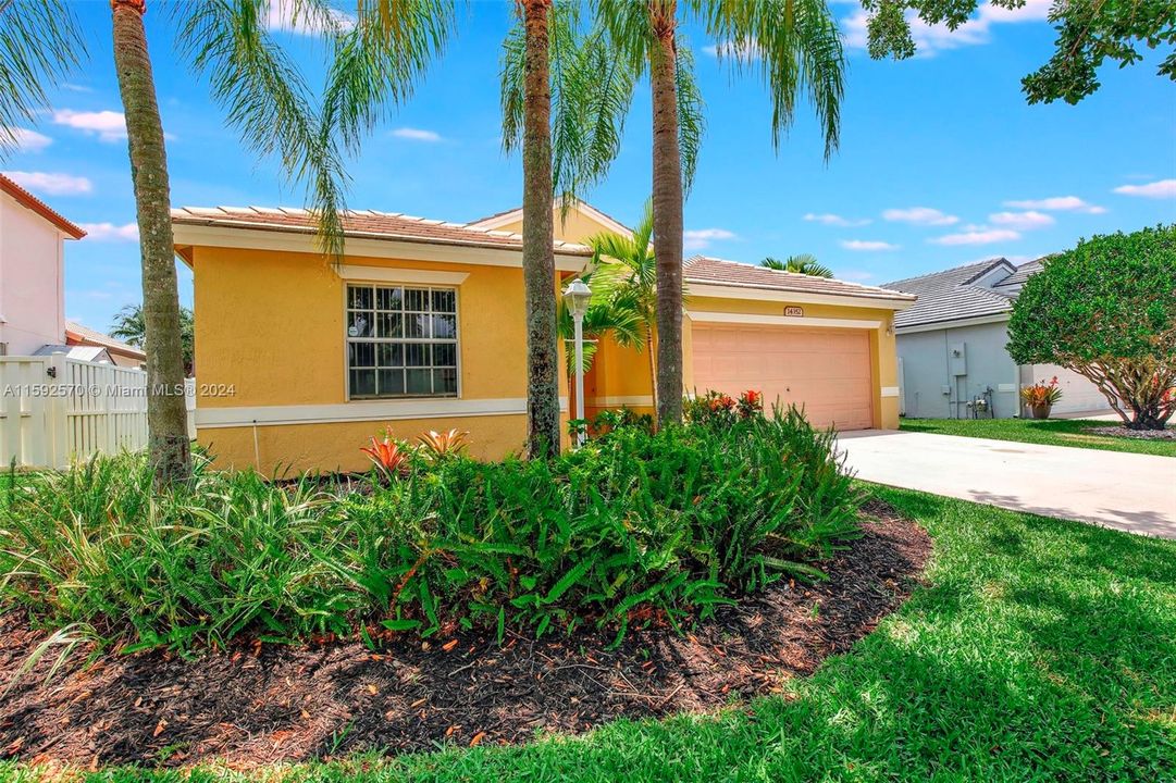 Active With Contract: $620,000 (3 beds, 2 baths, 1616 Square Feet)